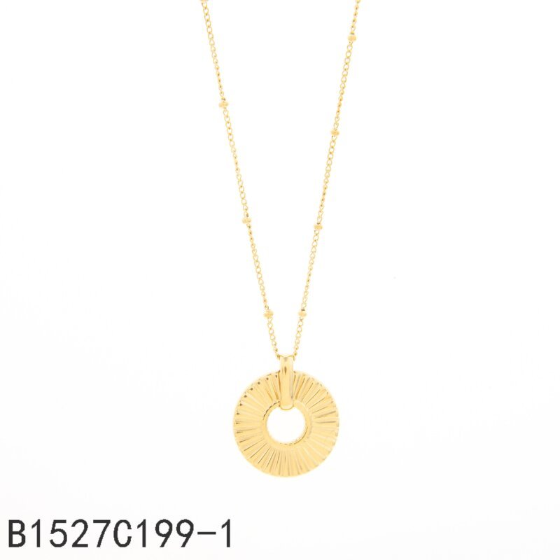 Collar Medallon Calado Dorado