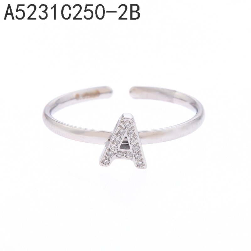 Un anillo Oro Grueso 14K con la letra 'a'.