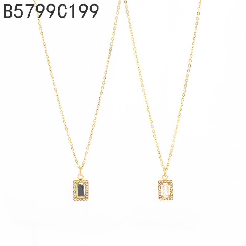 Collar Placa Rectangular Dorado