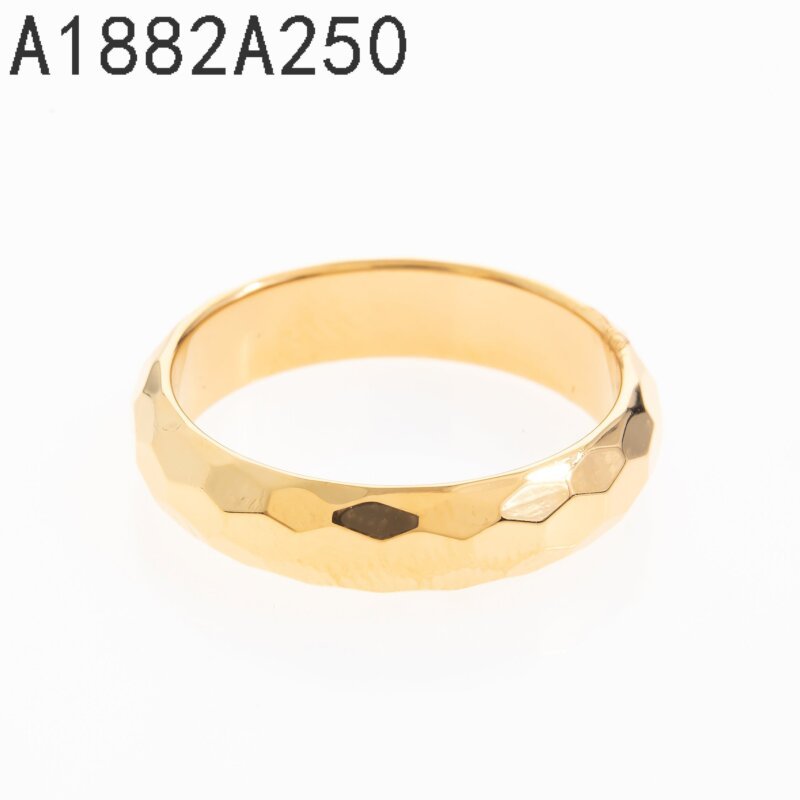 Anillo Banda Piedra Negra Dorado