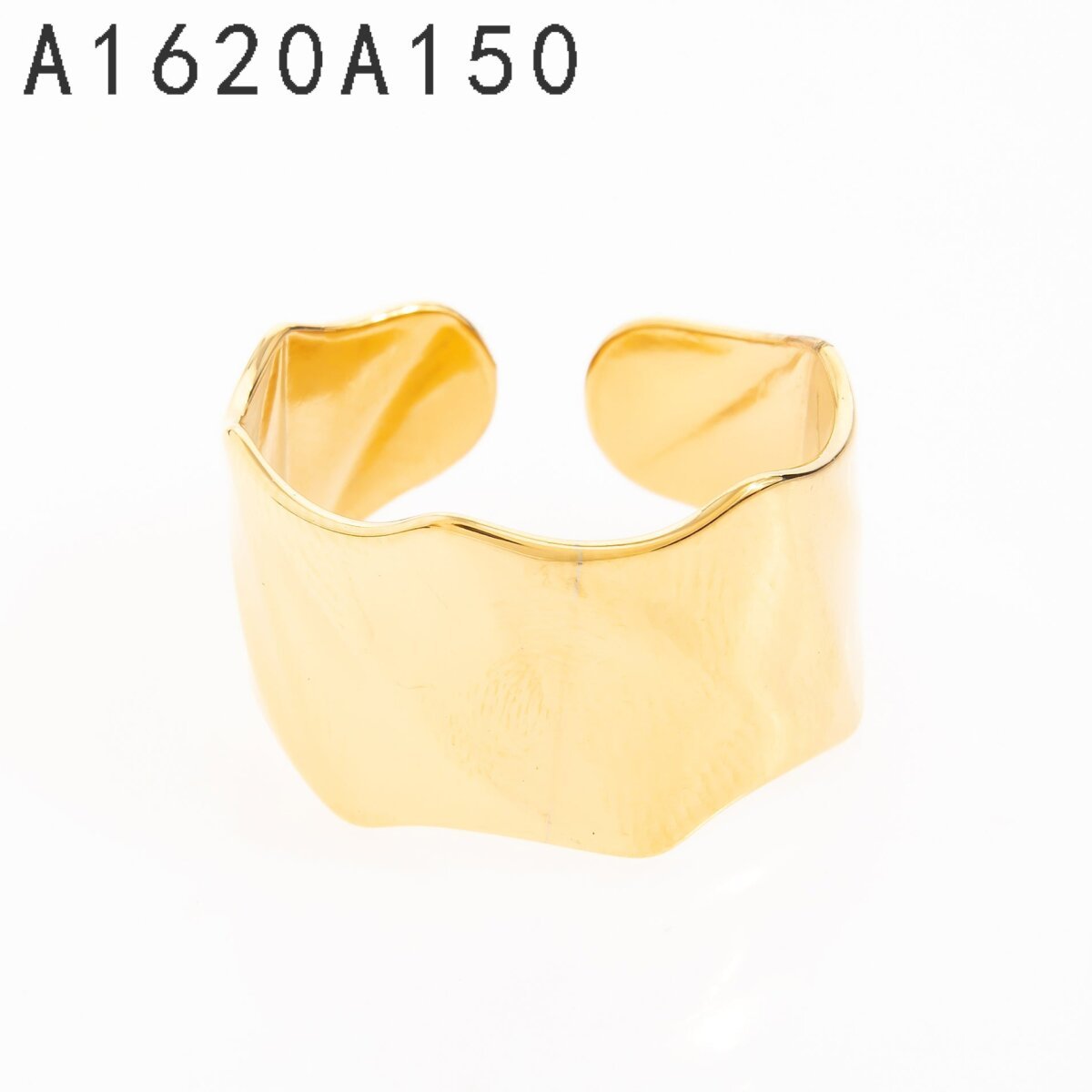 Anillo Ancho Martillado Abierto Dorado