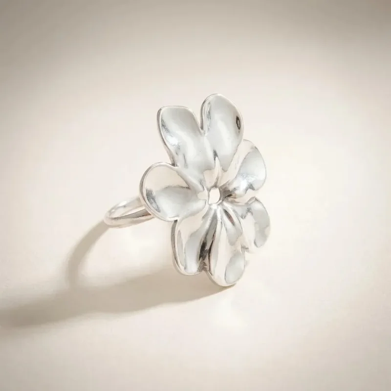 Anillo Flor Clásica