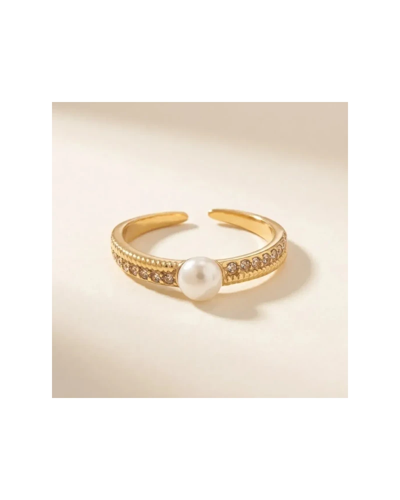 Anillo Delgado de Zirconias Dorado