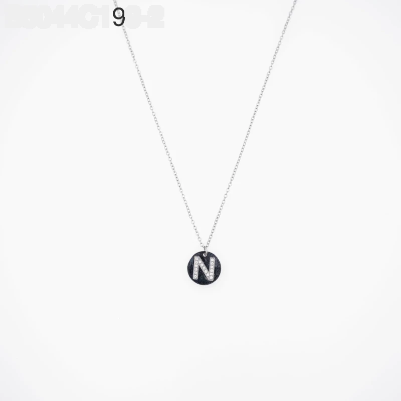 Collar con forma de N Oro Grueso 14K