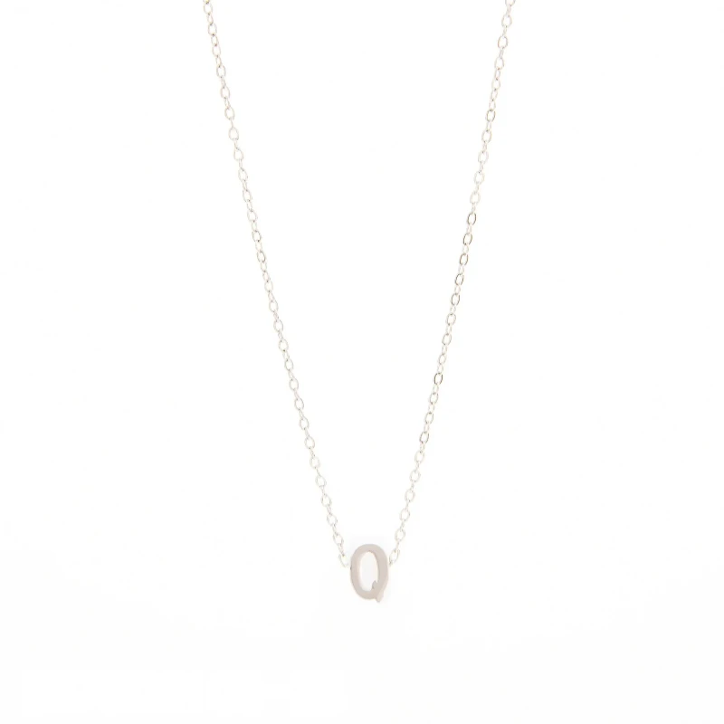 Collar con la letra Q Oro Grueso 14K