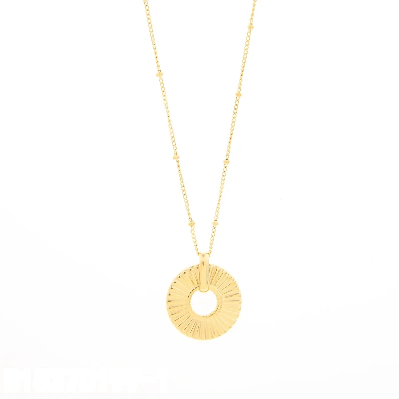 Collar Medallon Calado Dorado